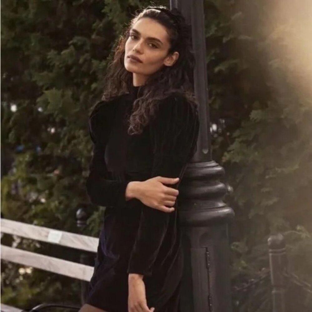 DÔEN HEIRLOOM CHANTILLY DRESS -- BLACK VELVET